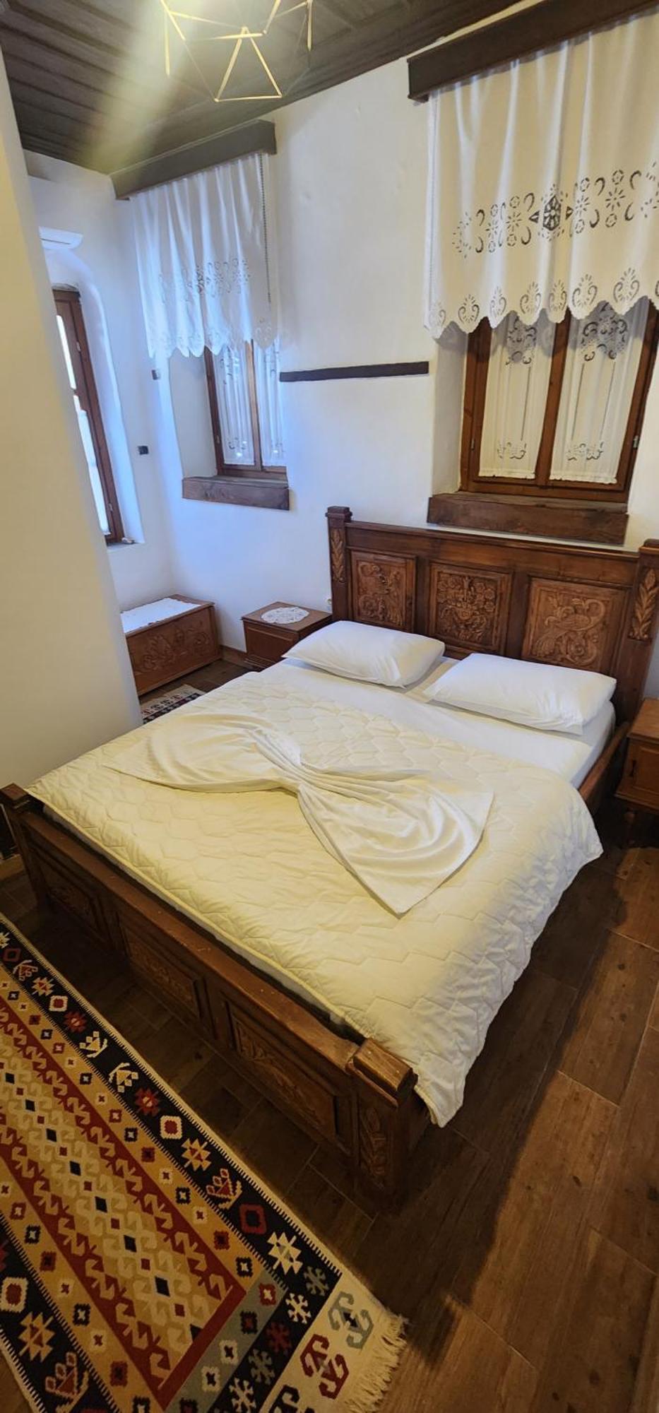 Silver Hill Guesthouse Gjirokaster Exterior photo