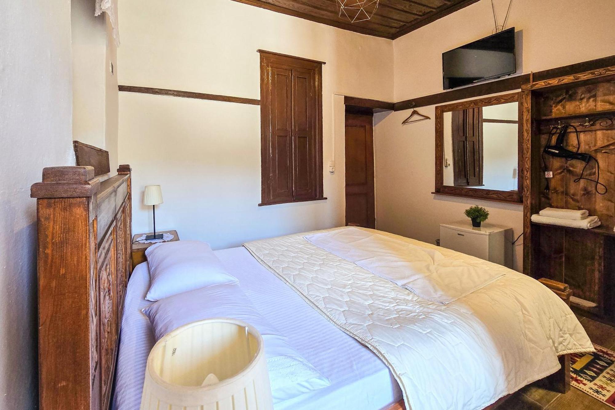 Silver Hill Guesthouse Gjirokaster Exterior photo