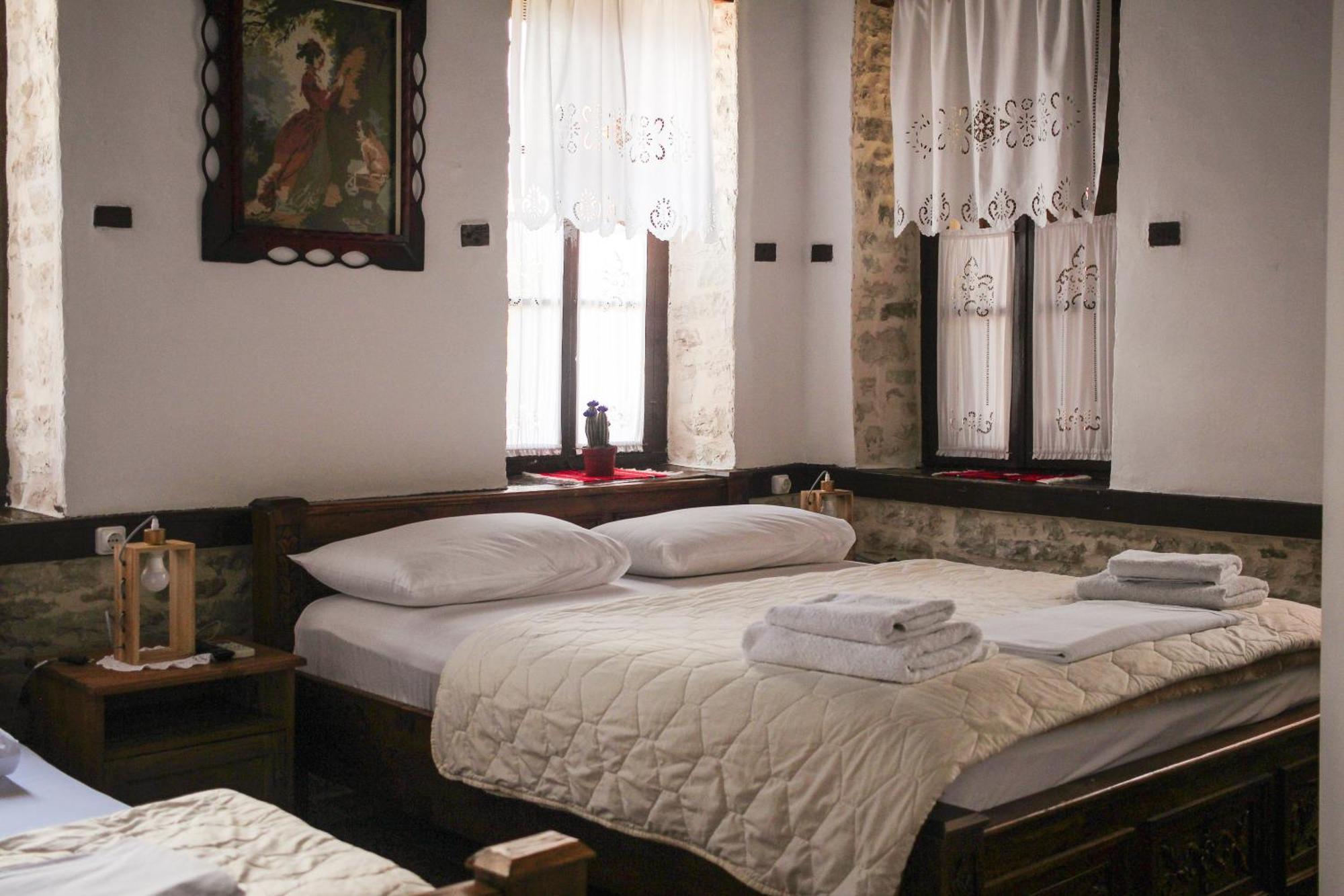 Silver Hill Guesthouse Gjirokaster Exterior photo