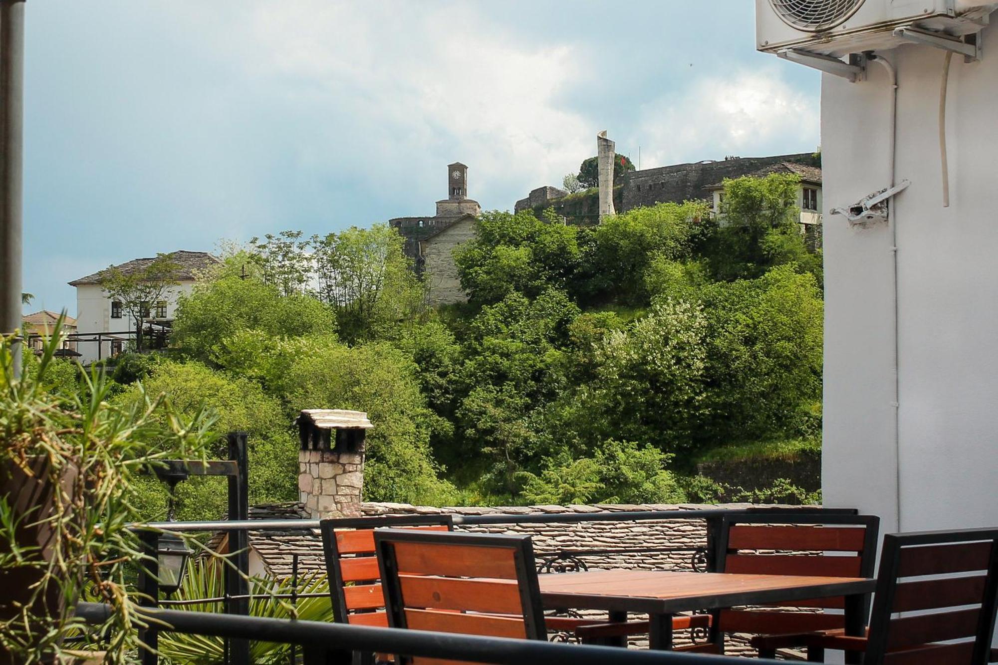 Silver Hill Guesthouse Gjirokaster Exterior photo